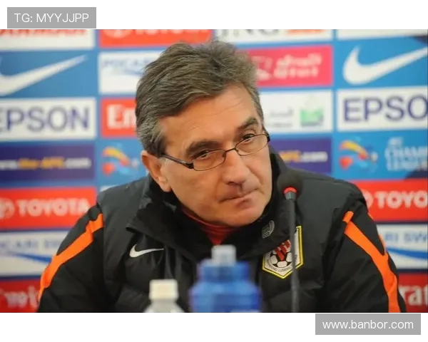 伊万黯然下课无人送，国足新帅三选一：无履历教头临危受命引争议(1)